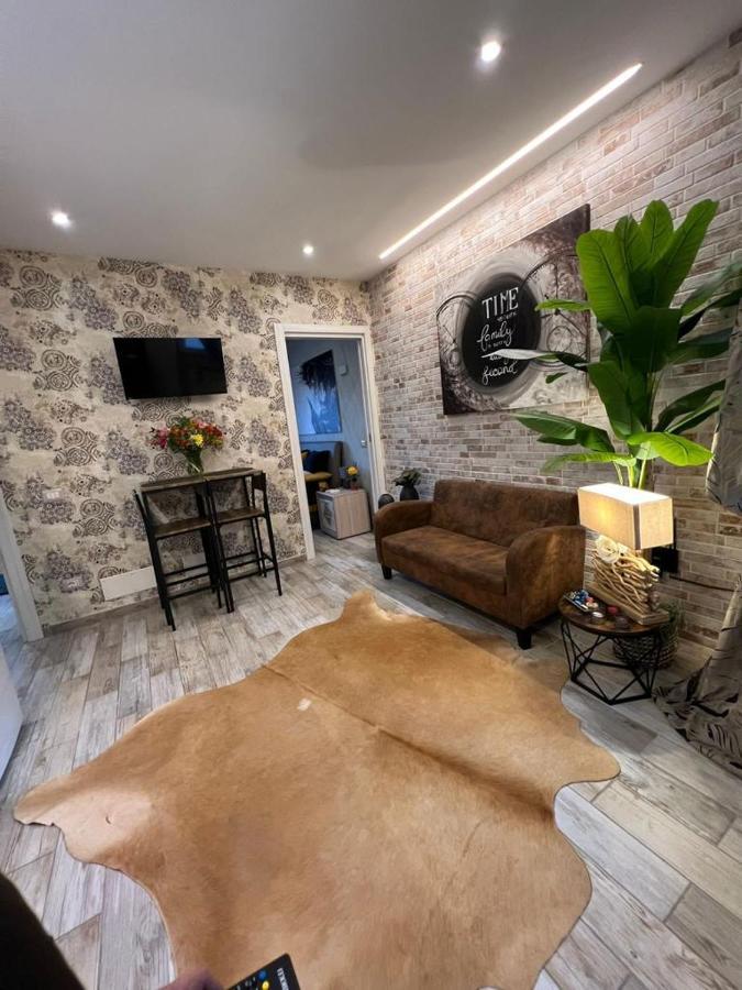 Casa Anita Lägenhet Mentana Exteriör bild